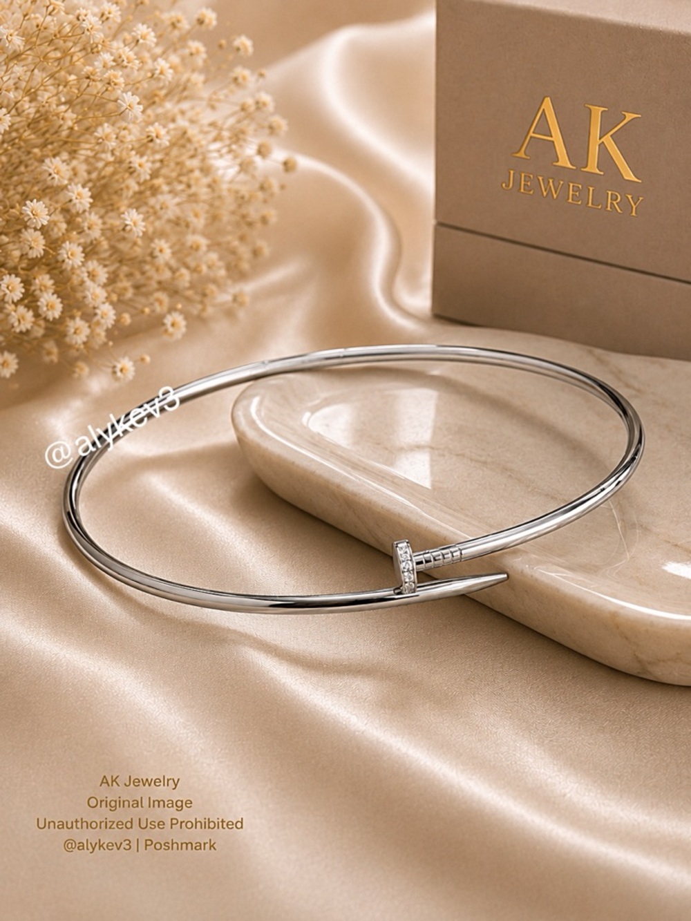 💎LUXURY Necklace High End Style Silver Pave Nail Style Elegant Choker Gorgeous!